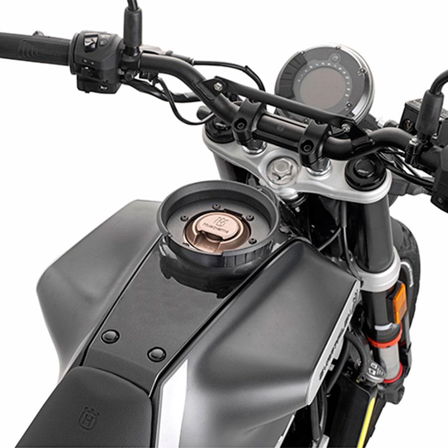 SOPORTE DEPOSITO GIVI METALICO HUSQVARNA.SVARTPILEN.125-401 2021