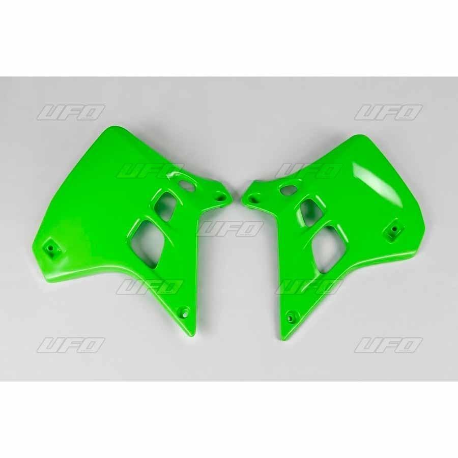 PLÁSTICOS LATERALES DE RADIADOR UFO KAWASAKI VERDE KA02728-026   47152