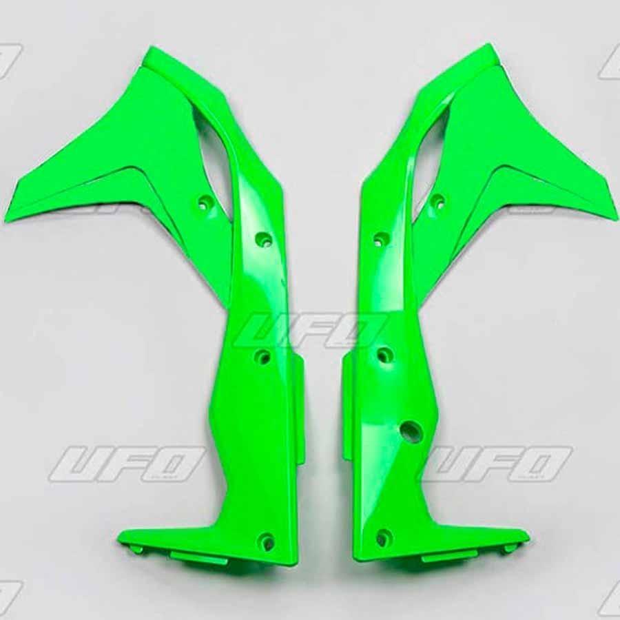 PLÁSTICOS LATERALES DE RADIADOR UFO KAWASAKI VERDE FLUOR   93234