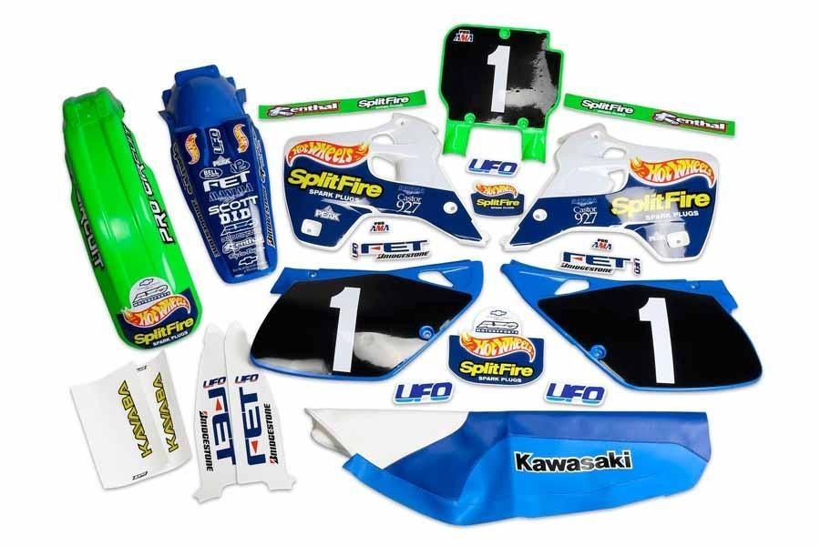 KIT PLASTICA COMPLETO UFO Y KIT ADHESIVOS HOT WHEELS REPLICA KAWASAKI KX125/250   4420000190