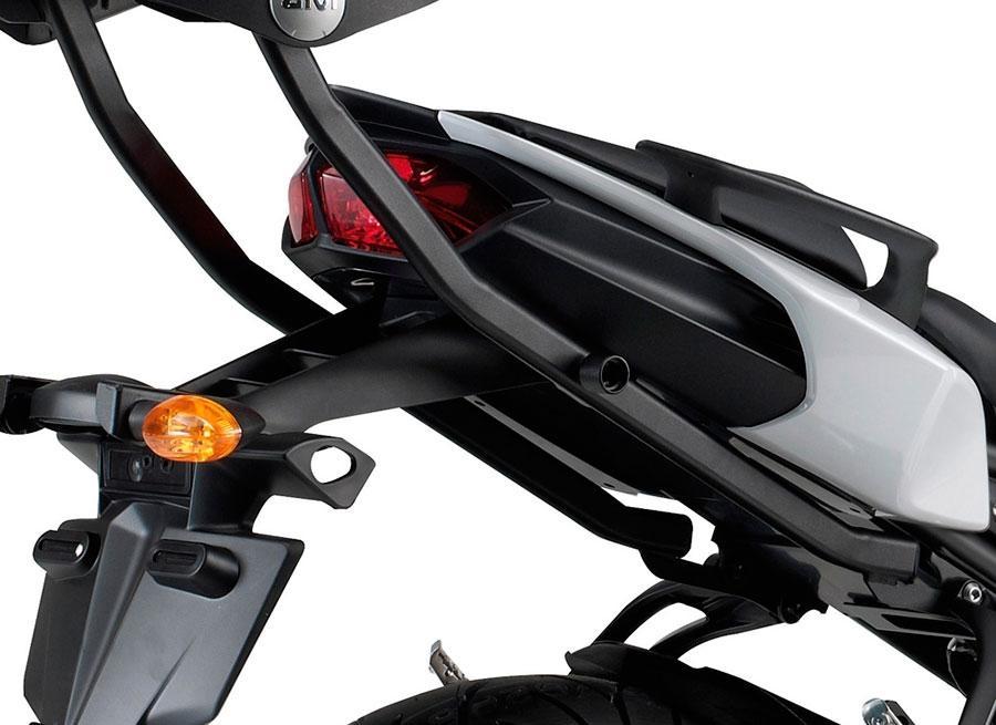 SOPORTE MALETA TRASERA GIVI YAMAHA FZ 8 2010    366FZ