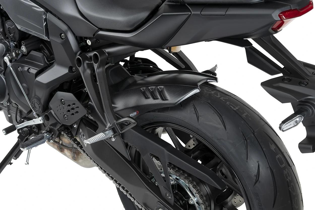 GUARDABARROS TRASERO YAMAHA MT-07 25' C/SIMIL CARB